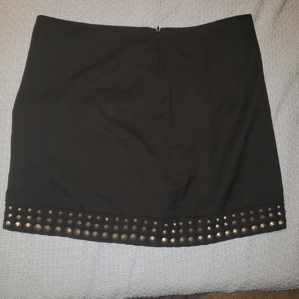 NWT* Round studded Mini L